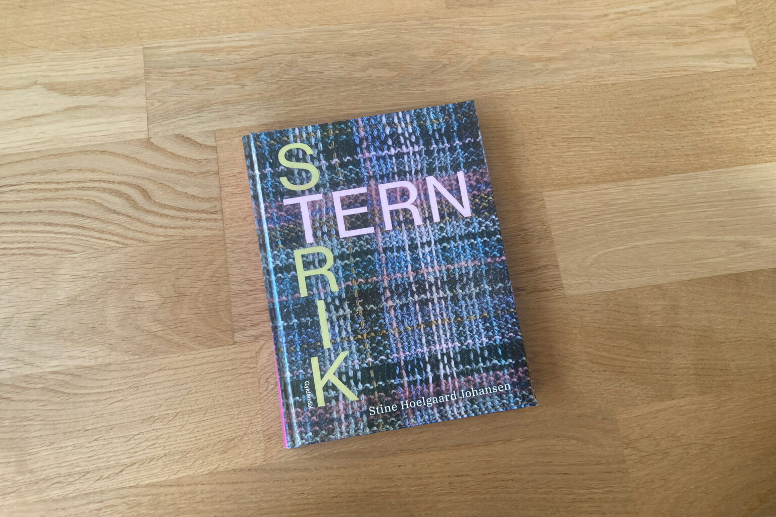 Strik tern af Stine Hoelgaard Johansen