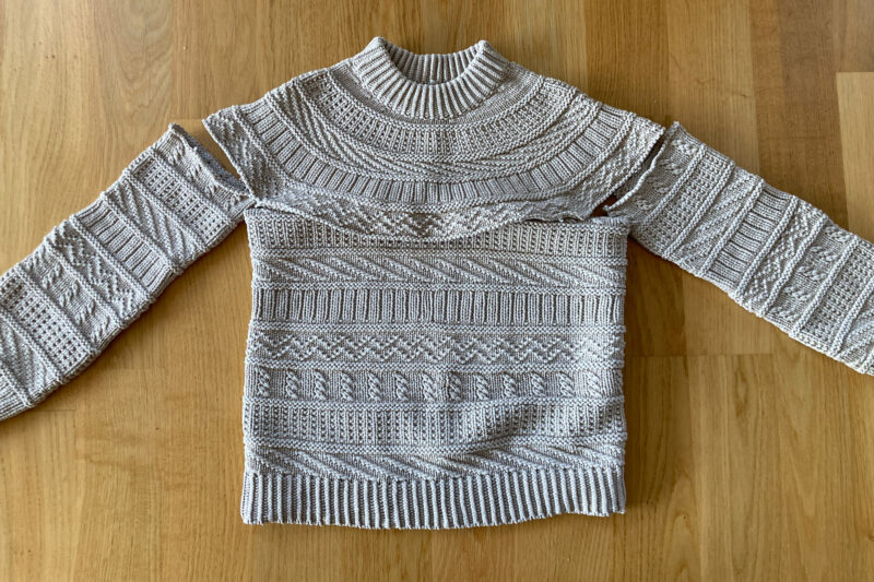 Pude af striksweater