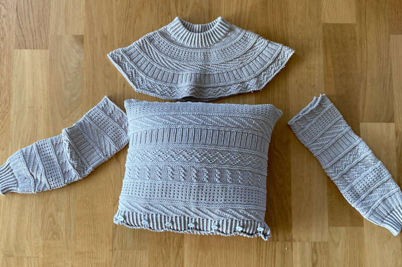 Pude af striksweater